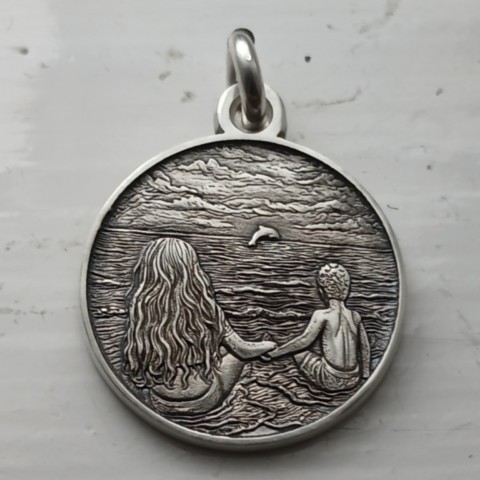 Your family photos engraved 3D relief into handmade jewellery